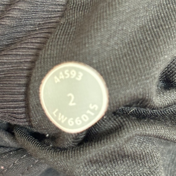 Lululemon Studio Crop Size 2 Black - Picture 15 of 15